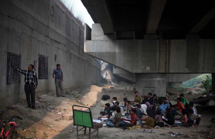 Школа под мостом (Индия)