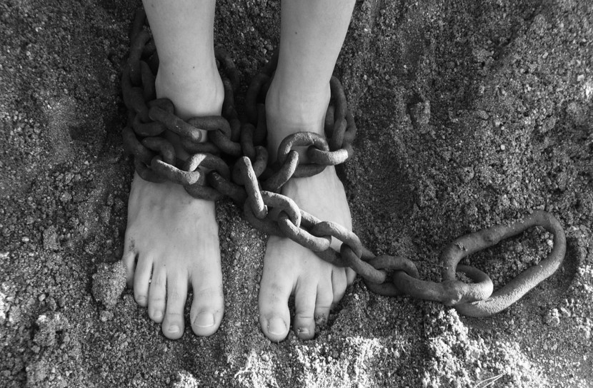 Как родители держат детей в рабстве