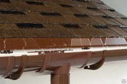 Водосток для крыши: правила монтажа