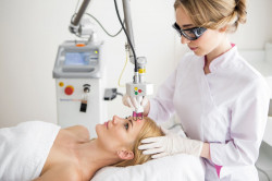 Клиники дерматологии и косметологии: массаж, векторный лифтинг и лазерная эпиляция