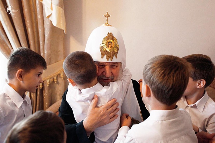 Патриарх Кирилл потребовал рассказывать в школах больше о Церкви