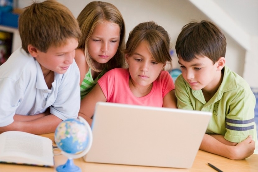 Надо ли детям запрещать социальные сети?