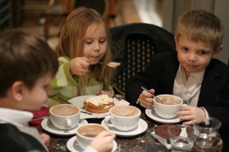 Услуги кафе и ресторанов Москвы для детей
