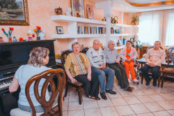 Как найти частный дом для пожилых людей?