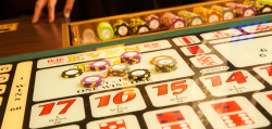 Карточные игры на деньги и бесплатно в казино Queen of Luck