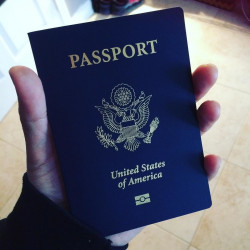 Как получают паспорт США?