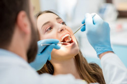 От чего зависят цены на стоматологические услуги?