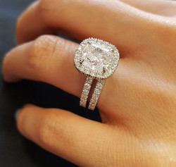 Кольцо с бриллиантом: идеальный выбор для тех, кто ценит элегантность и блеск
