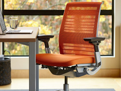 Надежность и удобство в работе: как выбрать идеальный офисный стул на колесиках