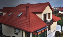 Преимущества металлочерепицы: стильный и надежный выбор для вашей крыши